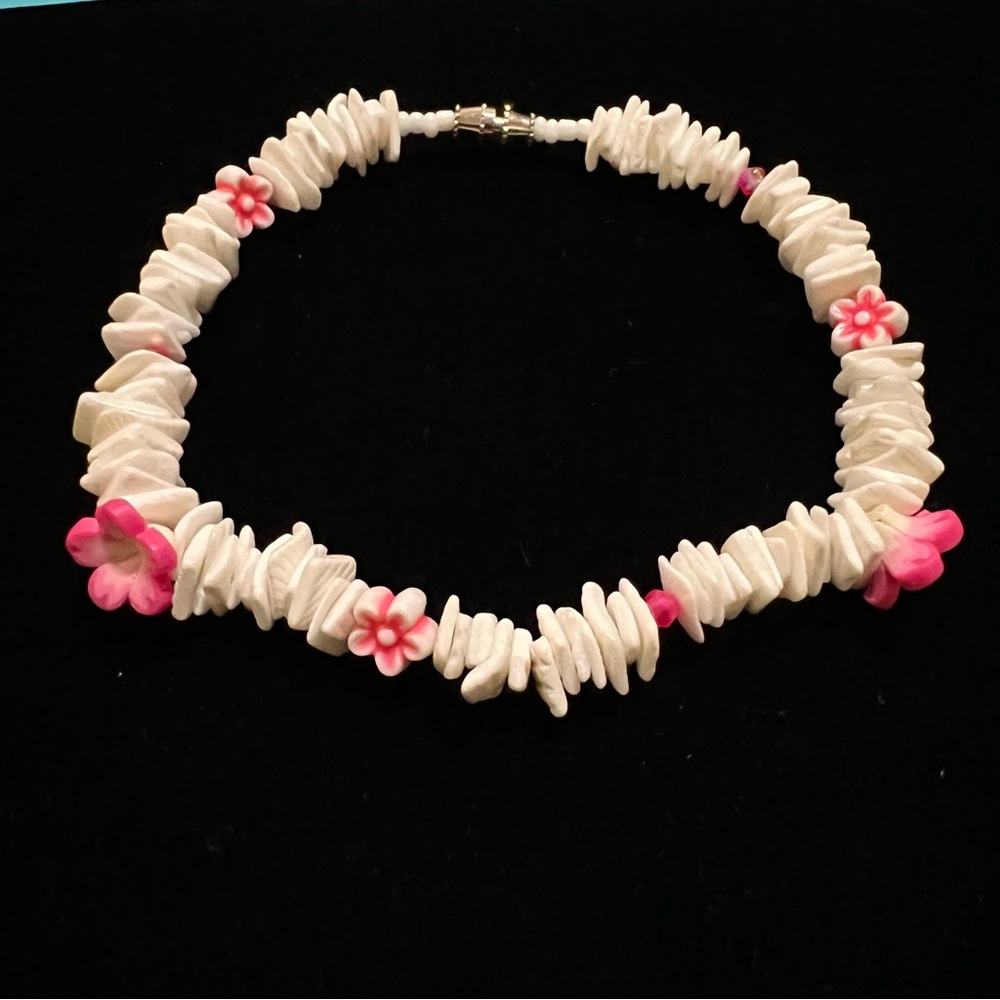 Beach White Shell Anklet with Pink Flowers. Not new but great condition!